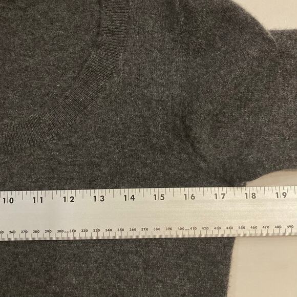 Nwot THEORY Sweater Women L Cashmere Grey Scoop-Neck Long-Sleeve - Picture 7 of 9